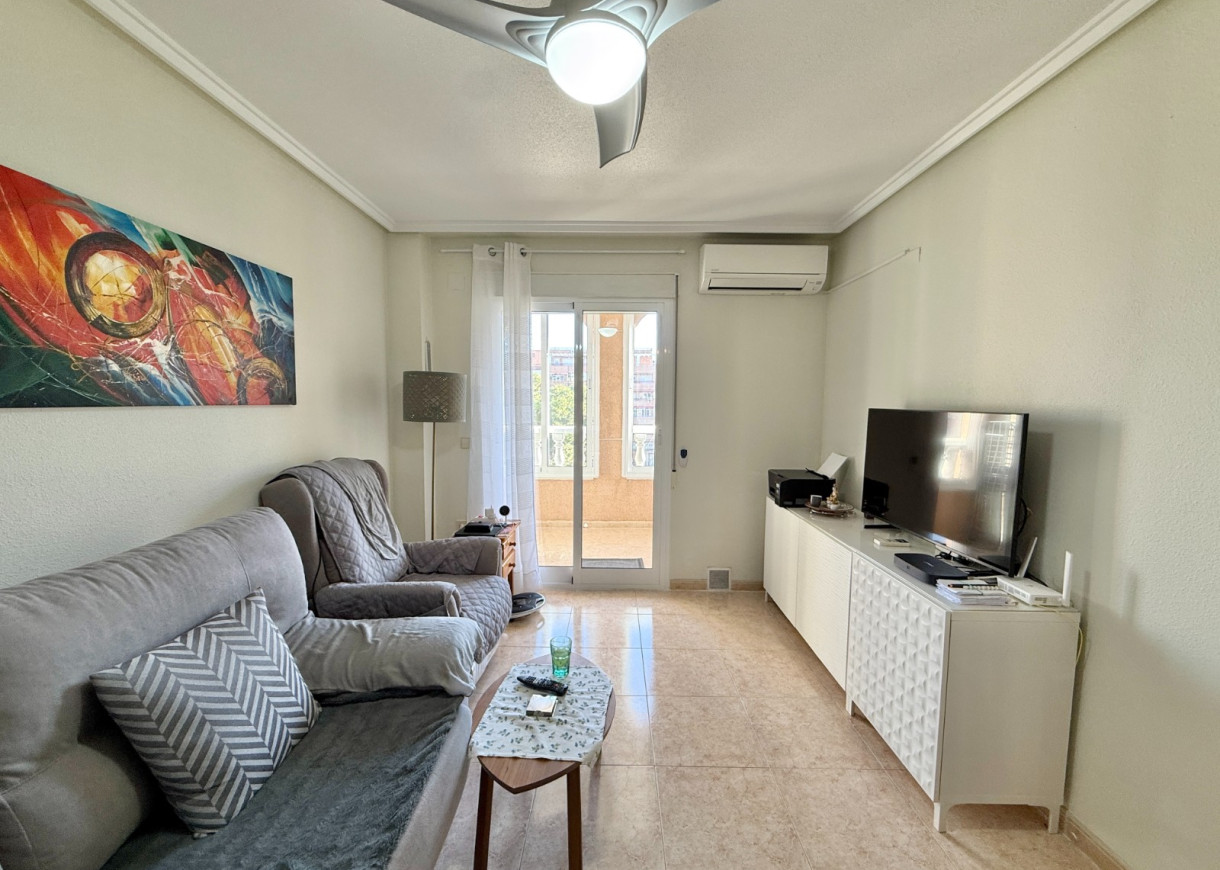 Resale - Apartment - Torrevieja - Centro