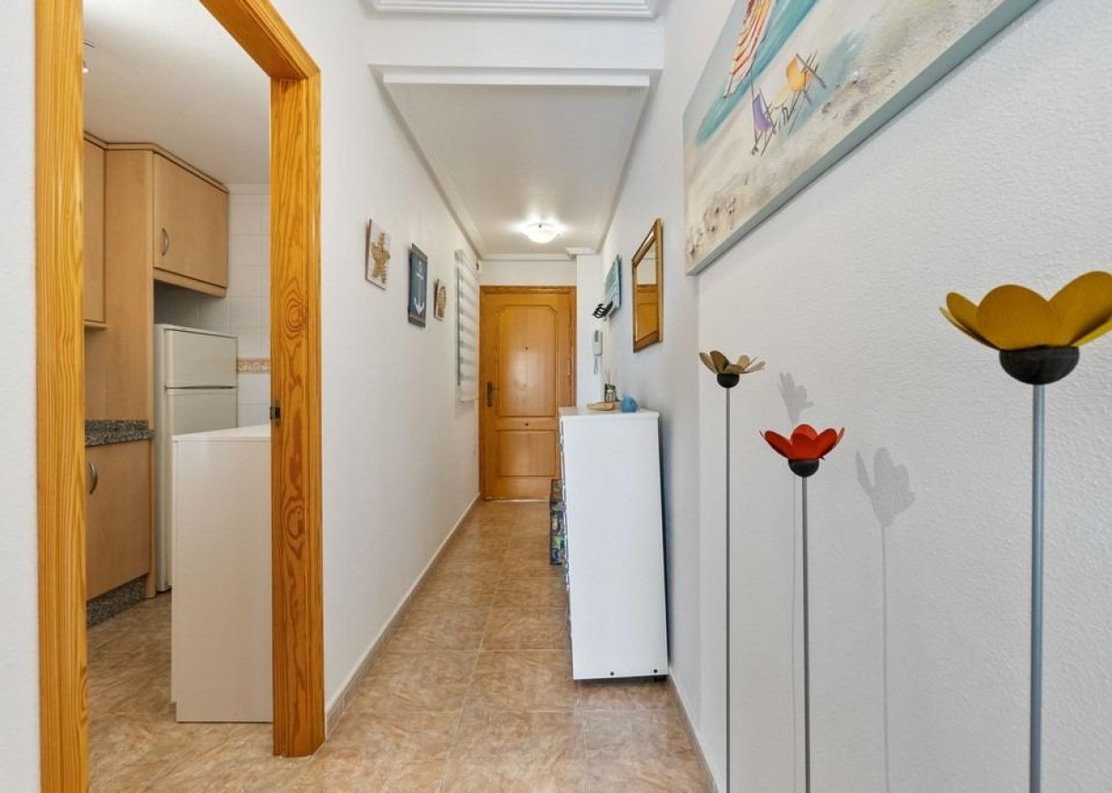 Resale - Apartment - Orihuela Costa - Campoamor