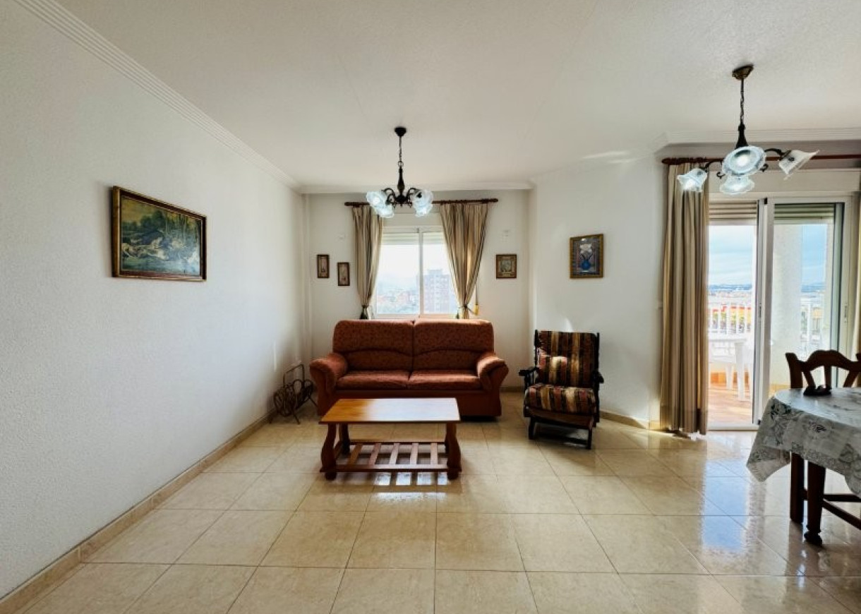 Resale - Apartment - Torrevieja - Centro
