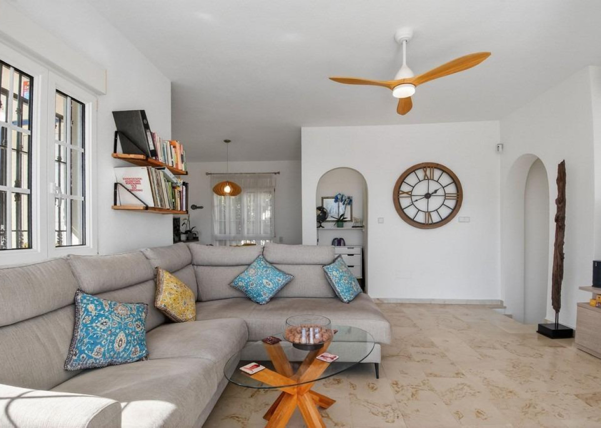 Resale - Villa - Orihuela Costa - Las Ramblas