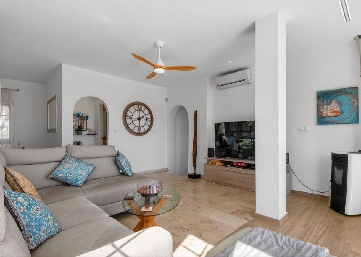 Resale - Villa - Orihuela Costa - Las Ramblas