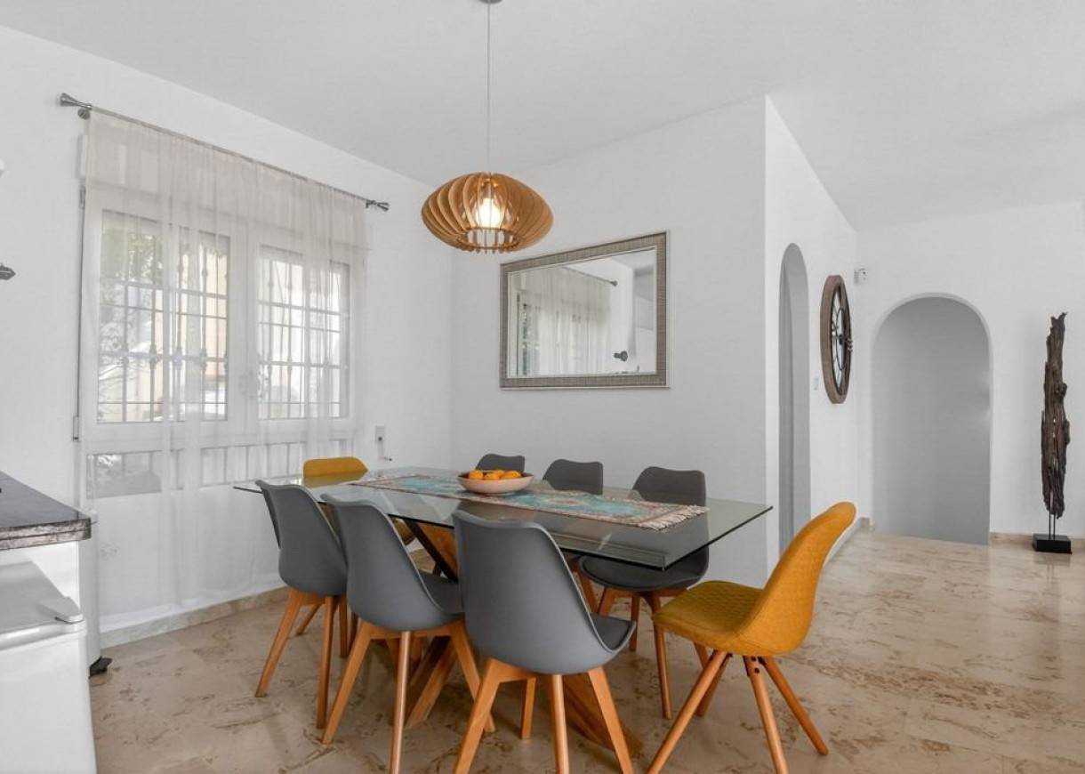 Resale - Villa - Orihuela Costa - Las Ramblas