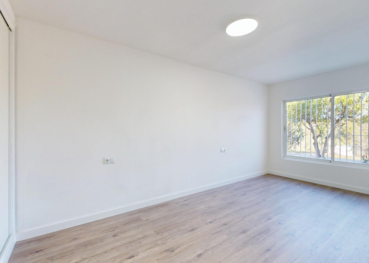 Resale - Bungalow - Orihuela Costa - Villamartín-Las Filipinas