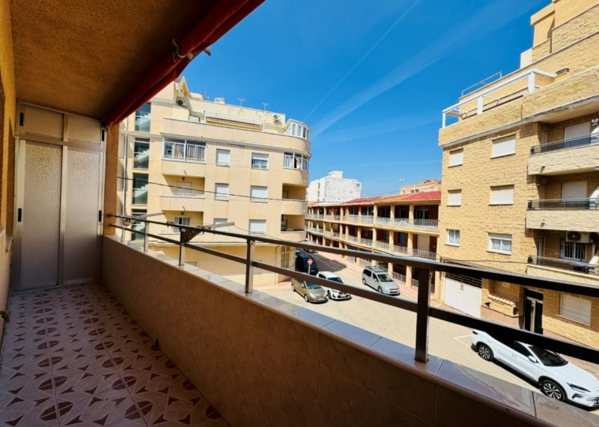 Resale - Apartment - La Mata