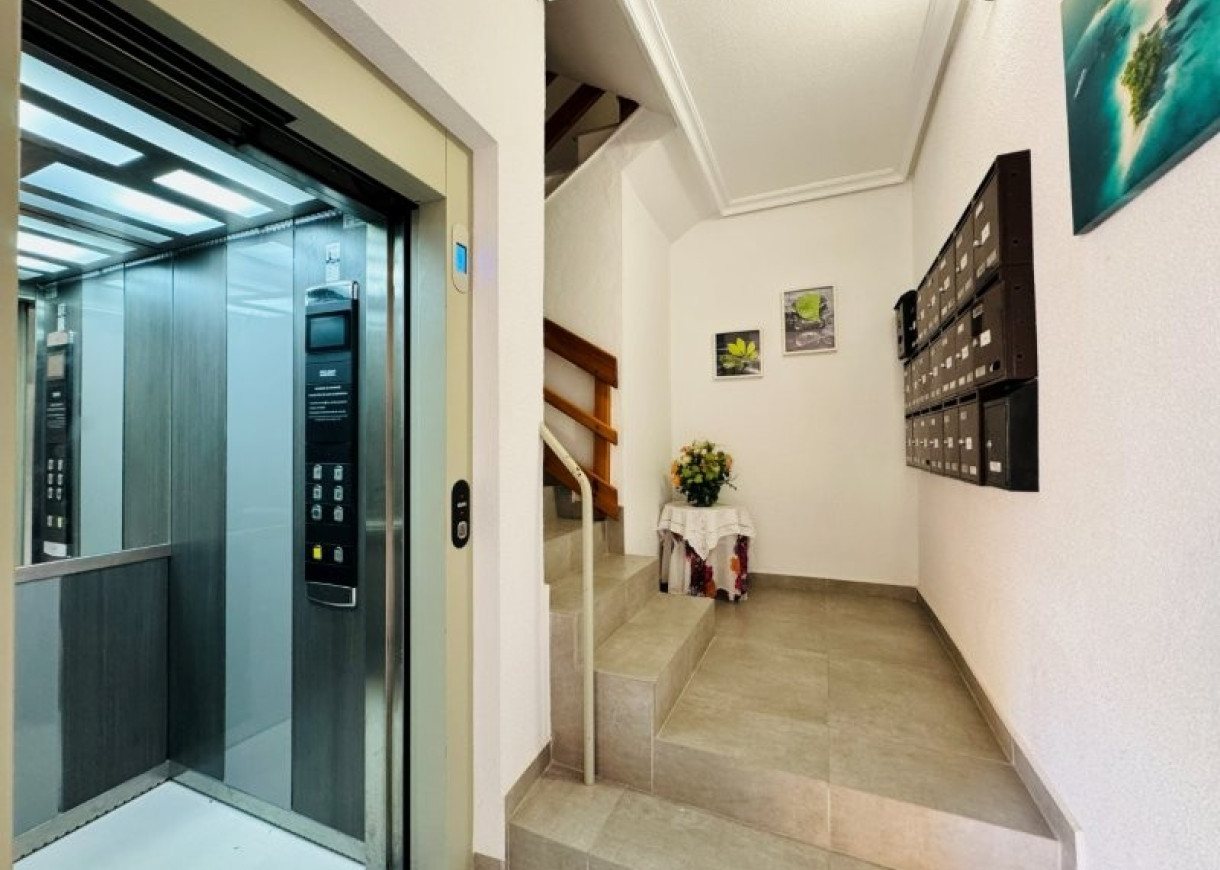 Resale - Apartment - La Mata