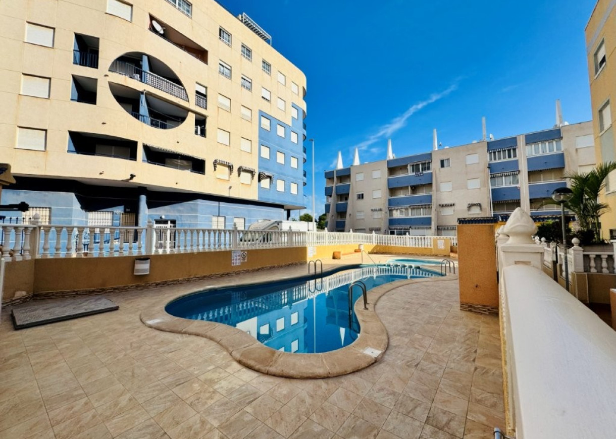 Resale - Apartment - La Mata - Torrevista Playa