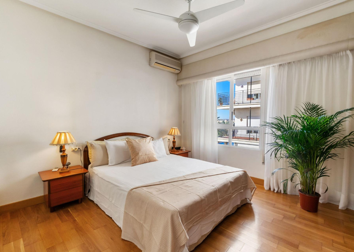 Venta - Apartamento - Torrevieja - Centro - Muelle Pesquero