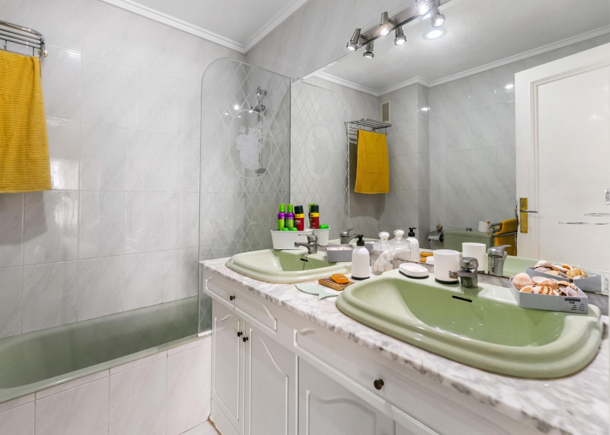 Venta - Apartamento - Torrevieja - Centro - Muelle Pesquero