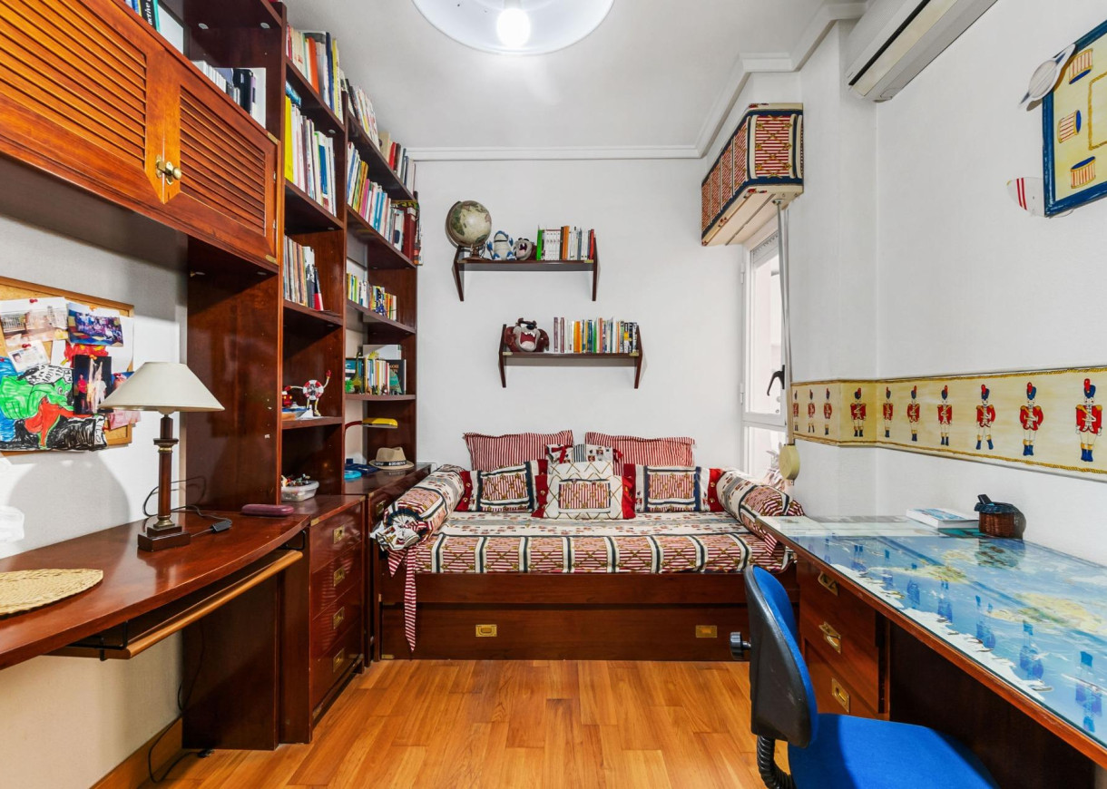 Venta - Apartamento - Torrevieja - Centro - Muelle Pesquero