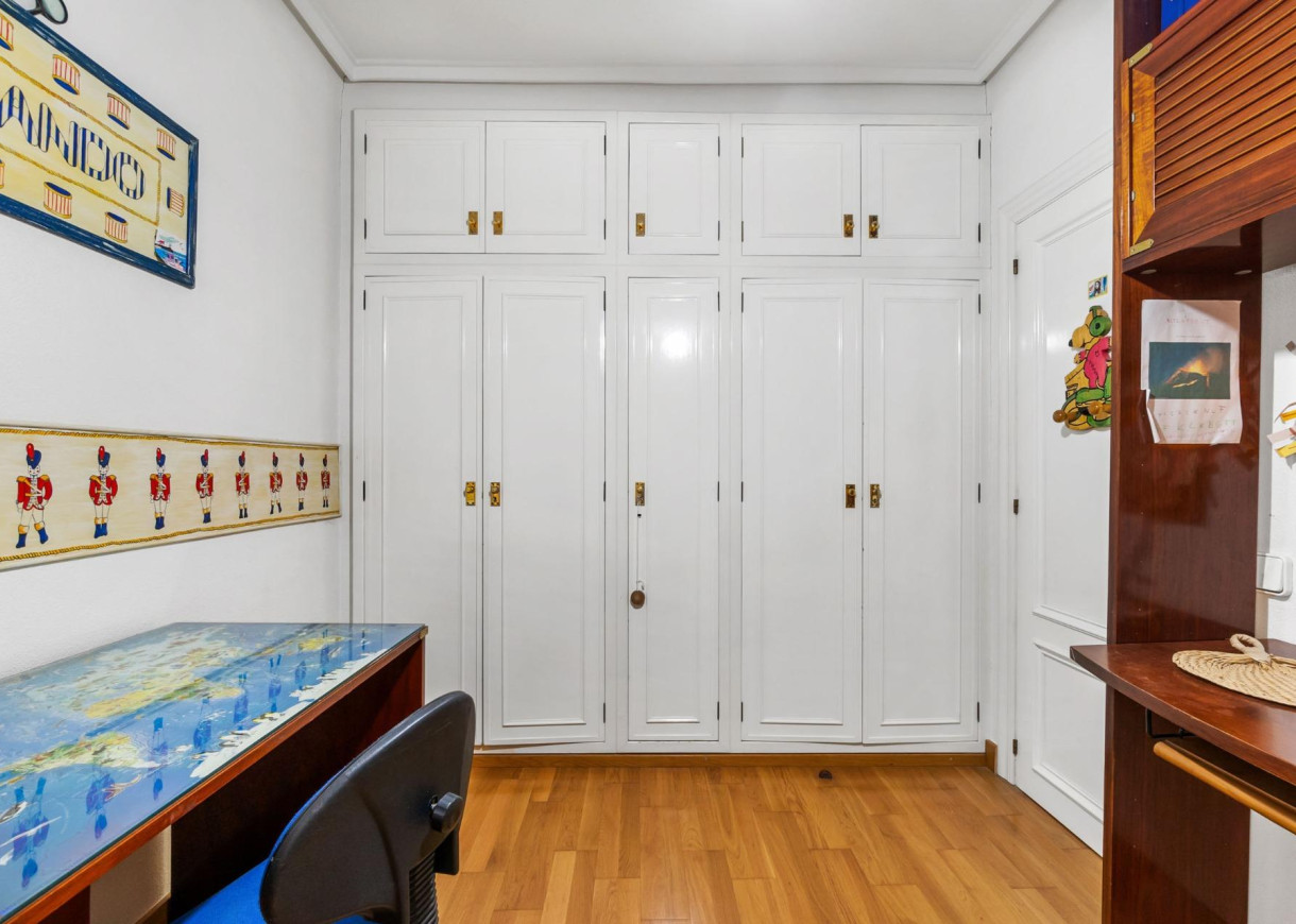 Venta - Apartamento - Torrevieja - Centro - Muelle Pesquero