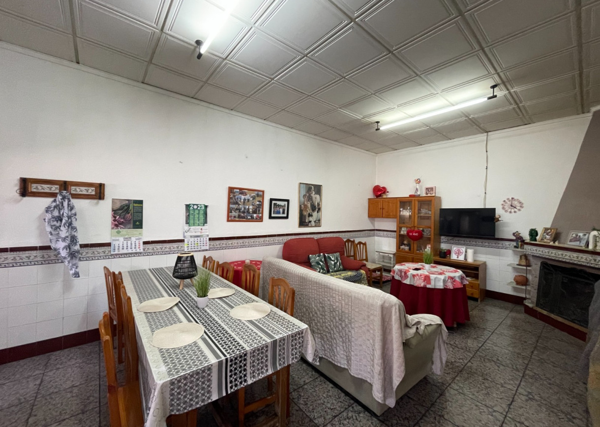 Resale - Villa - San Miguel de Salinas - pueblo