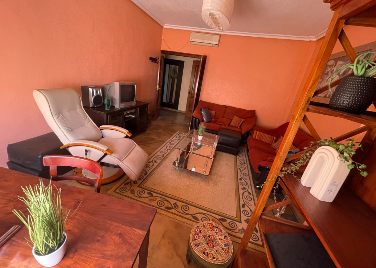 Resale - Villa - San Miguel de Salinas - pueblo