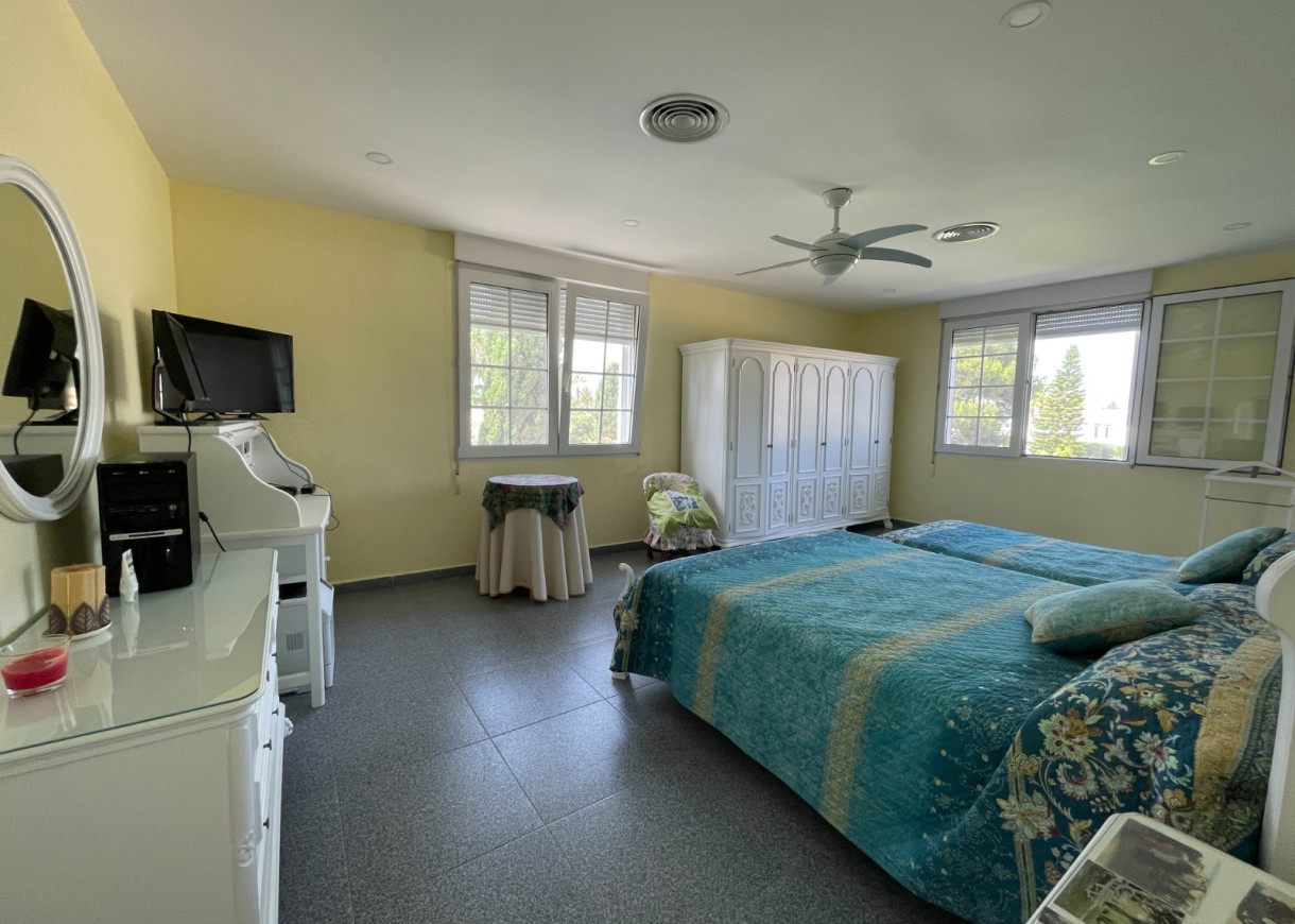 Resale - Villa - Orihuela Costa - Cabo Roig