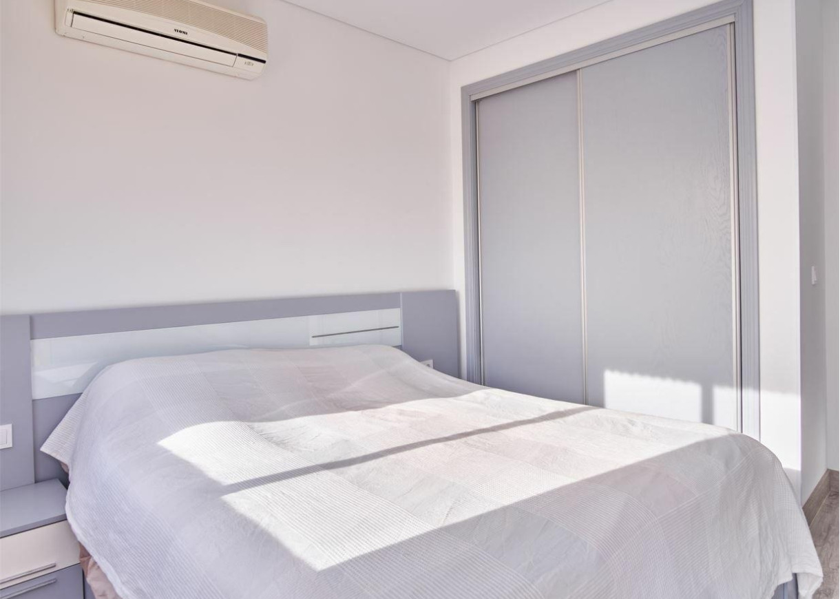 Resale - Villa - Los Montesinos - La Herrada