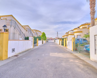 Resale - Villa - Los Montesinos - La Herrada