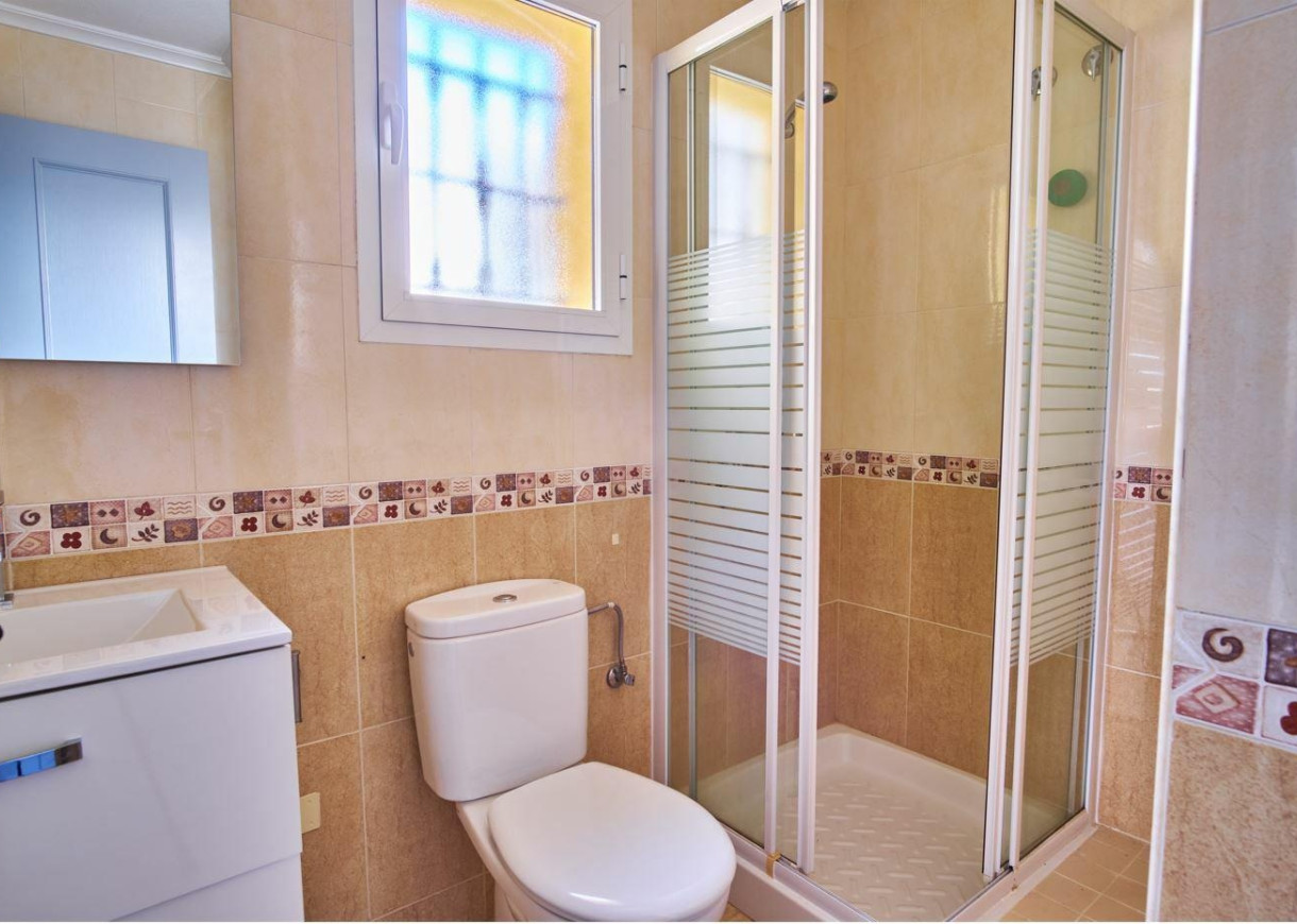 Resale - Villa - Los Montesinos - La Herrada