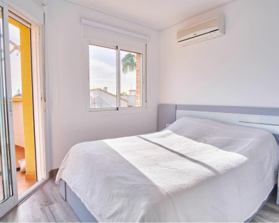 Resale - Villa - Los Montesinos - La Herrada