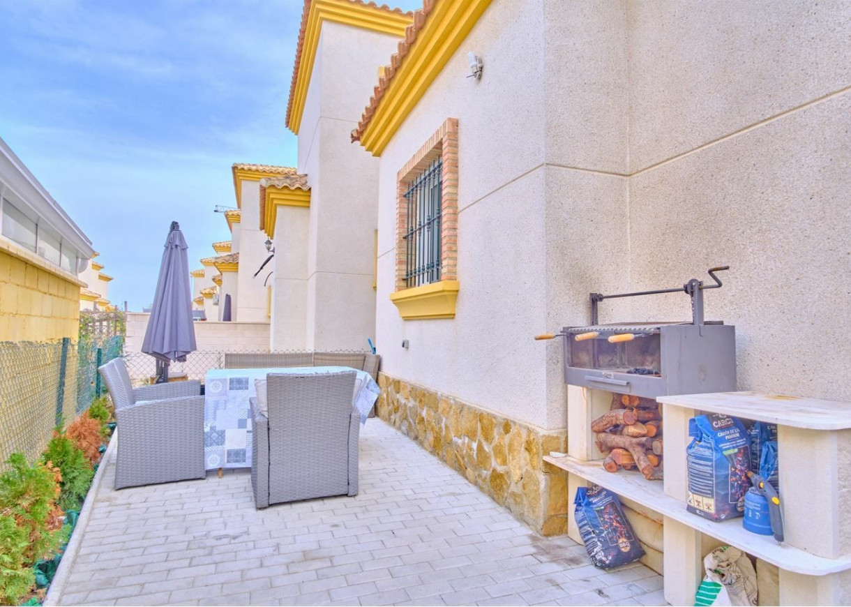 Resale - Villa - Los Montesinos - La Herrada