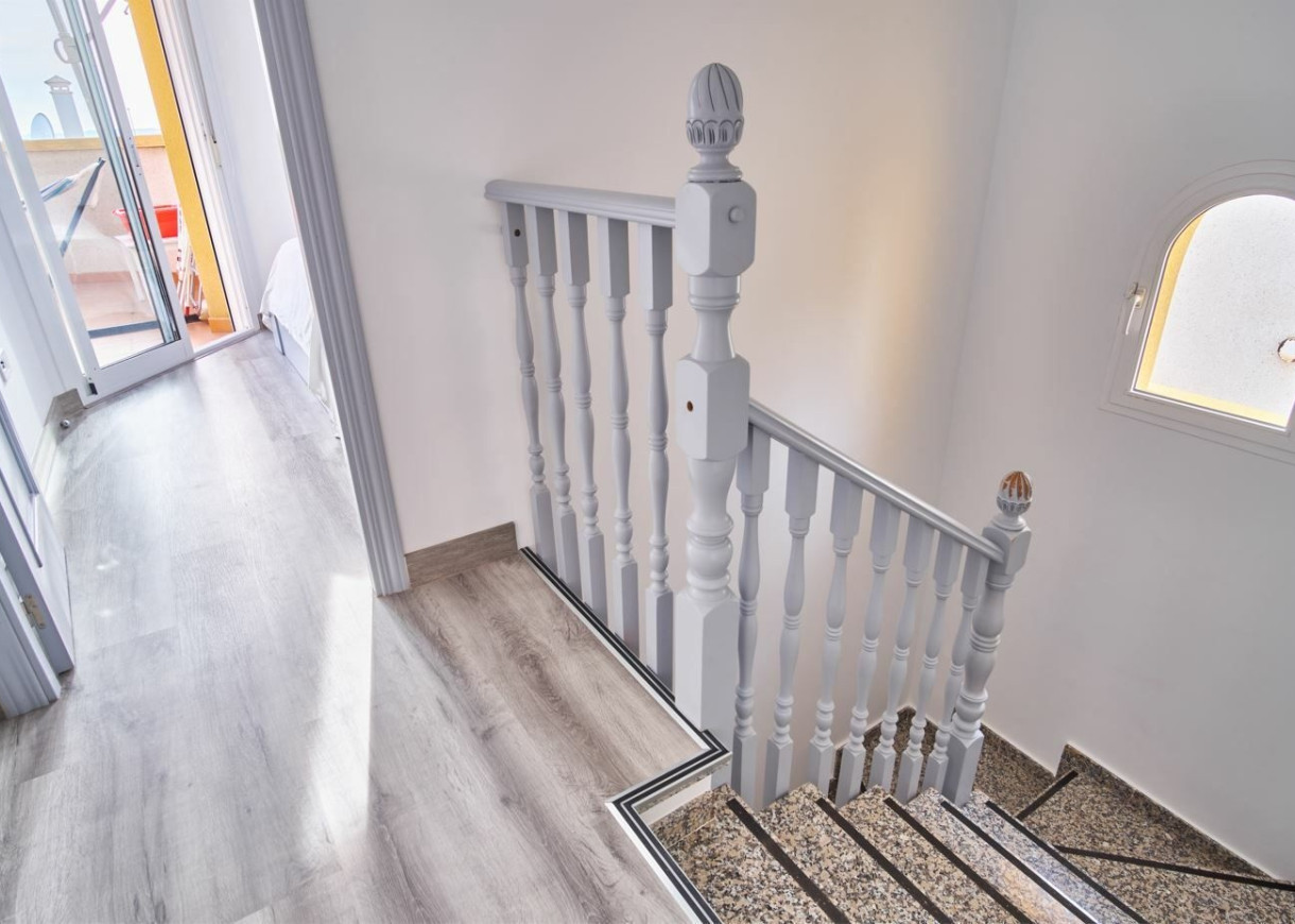 Resale - Villa - Los Montesinos - La Herrada
