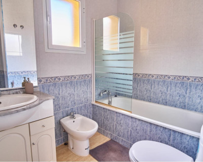 Resale - Villa - Los Montesinos - La Herrada