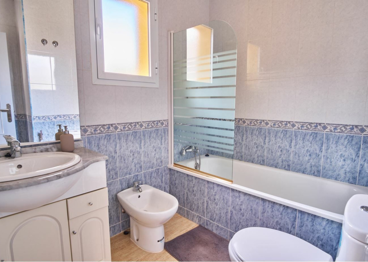Resale - Villa - Los Montesinos - La Herrada