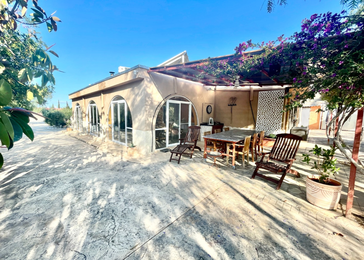 Resale - Finca / Country Property - Crevillente