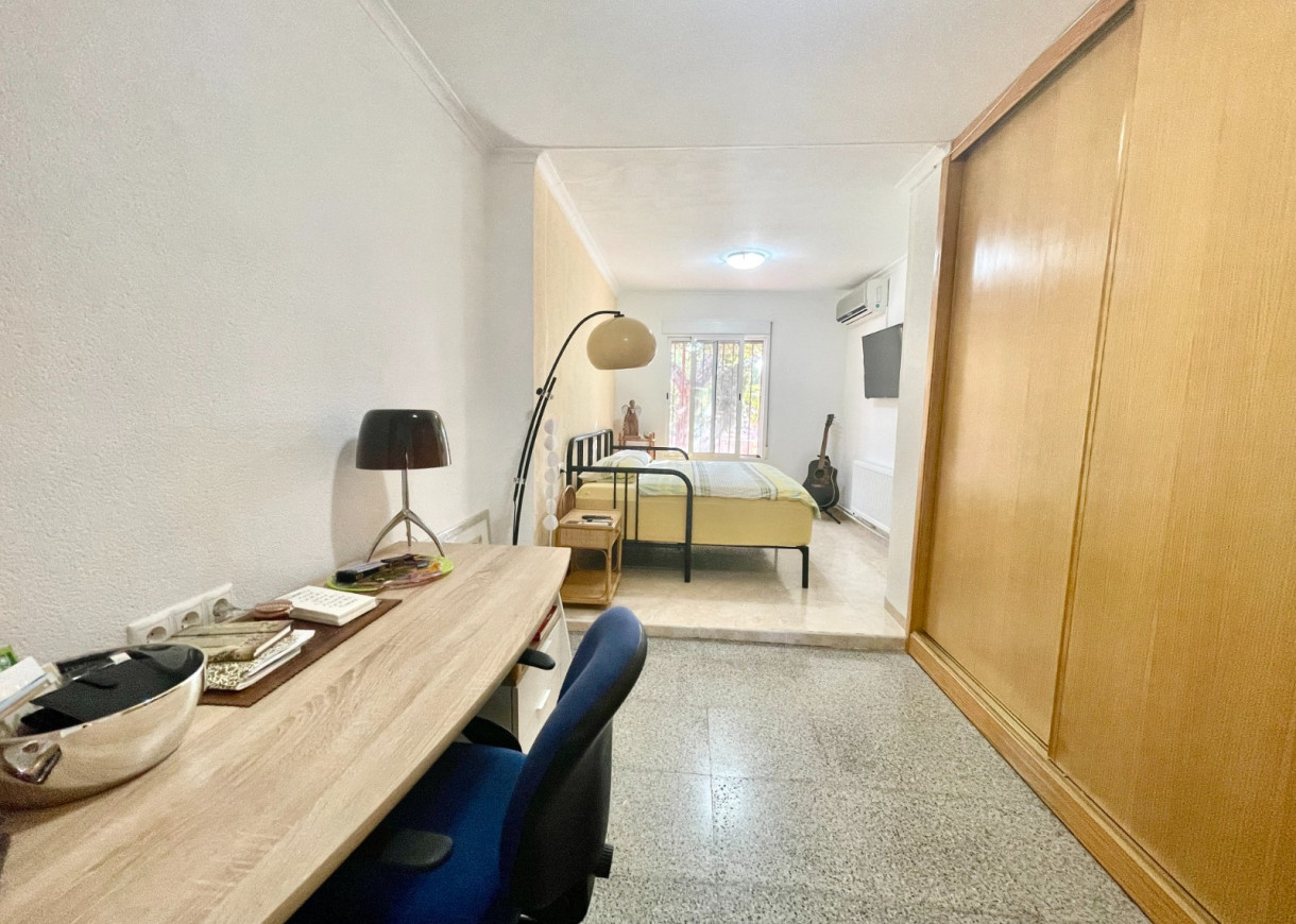 Resale - Finca / Country Property - Crevillente