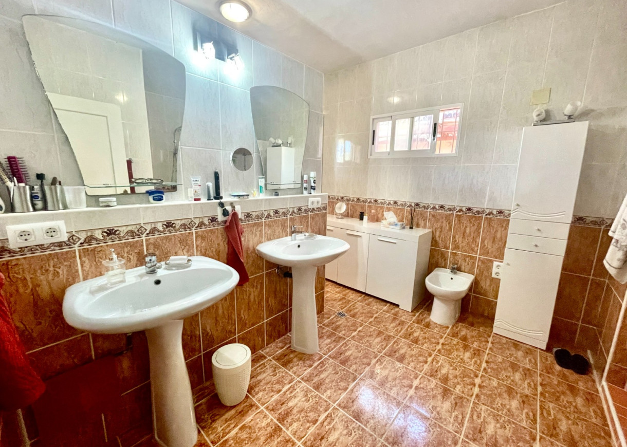 Resale - Finca / Country Property - Crevillente