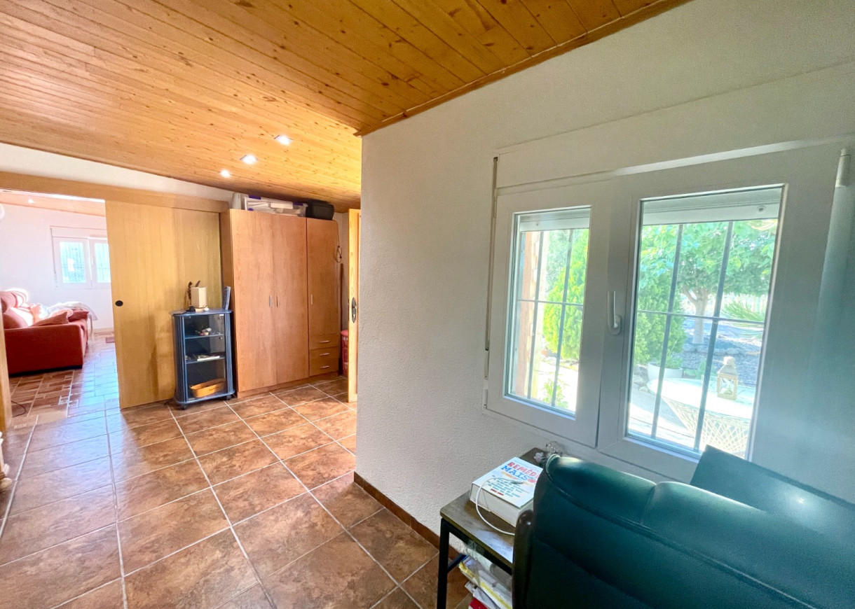 Resale - Finca / Country Property - Crevillente