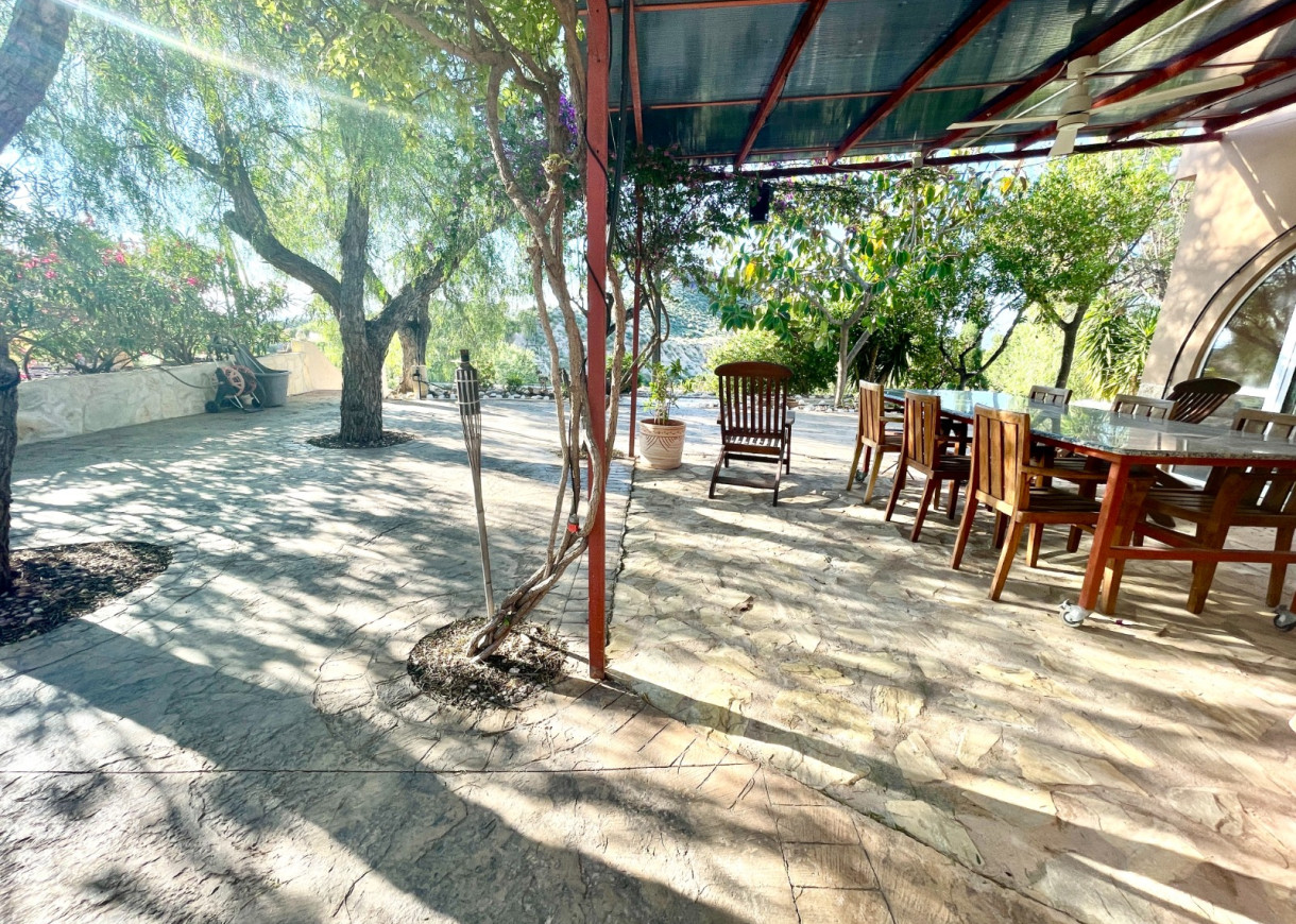 Resale - Finca / Country Property - Crevillente