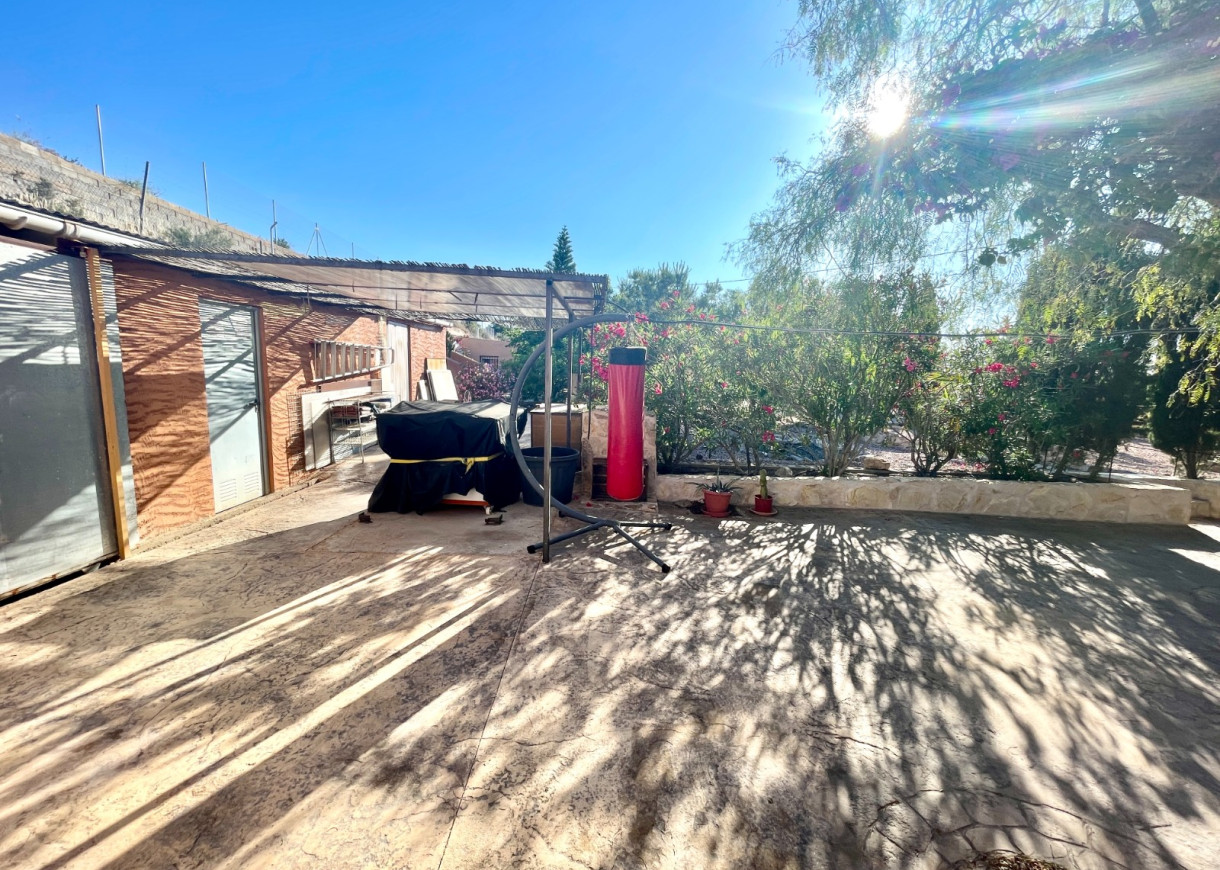 Resale - Finca / Country Property - Crevillente