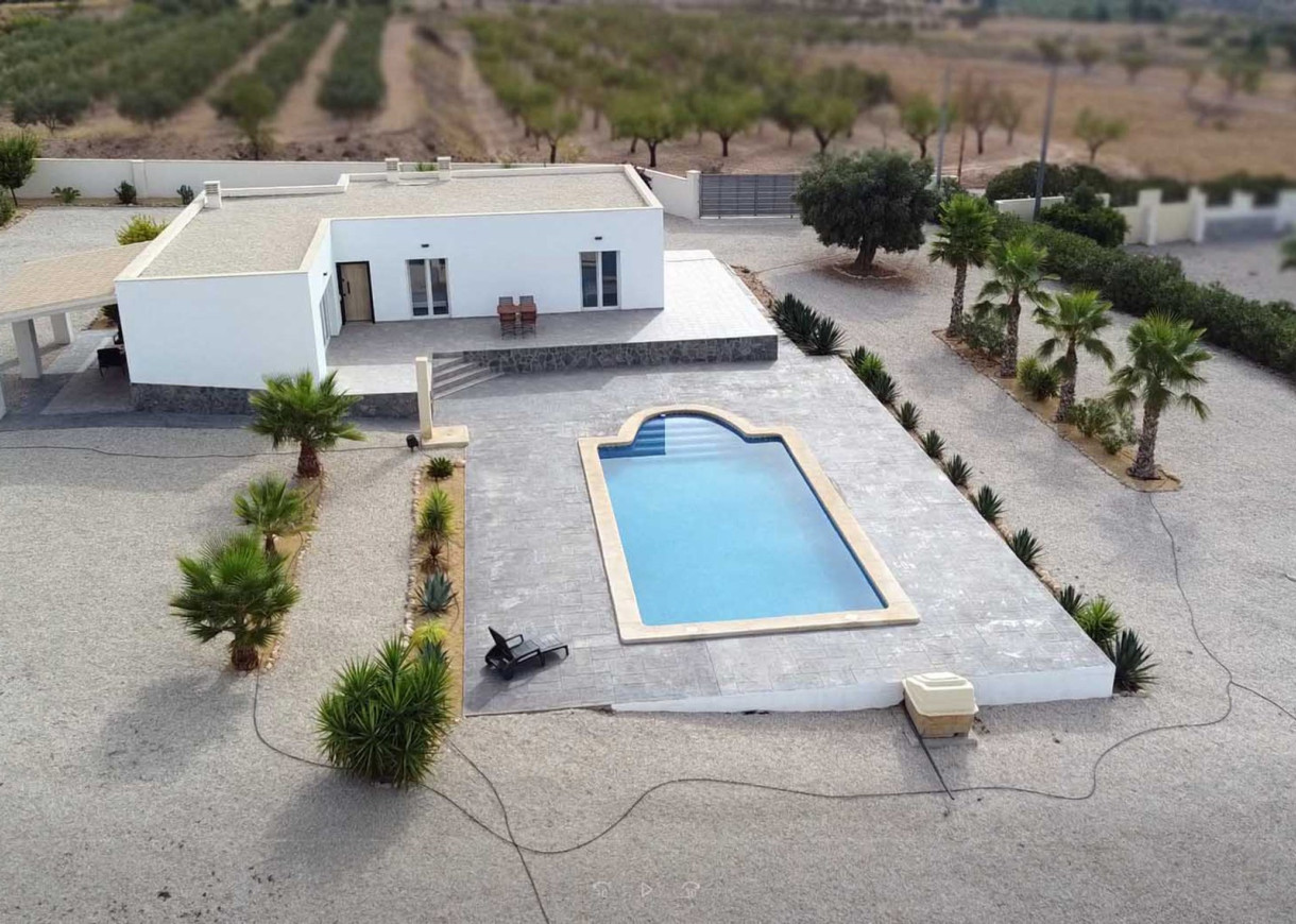 Resale - Finca / Country Property - Macisvenda