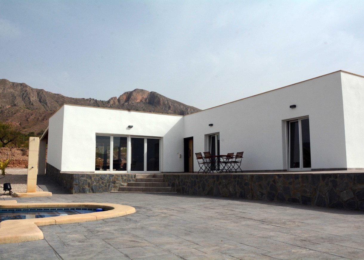 Resale - Finca / Country Property - Macisvenda