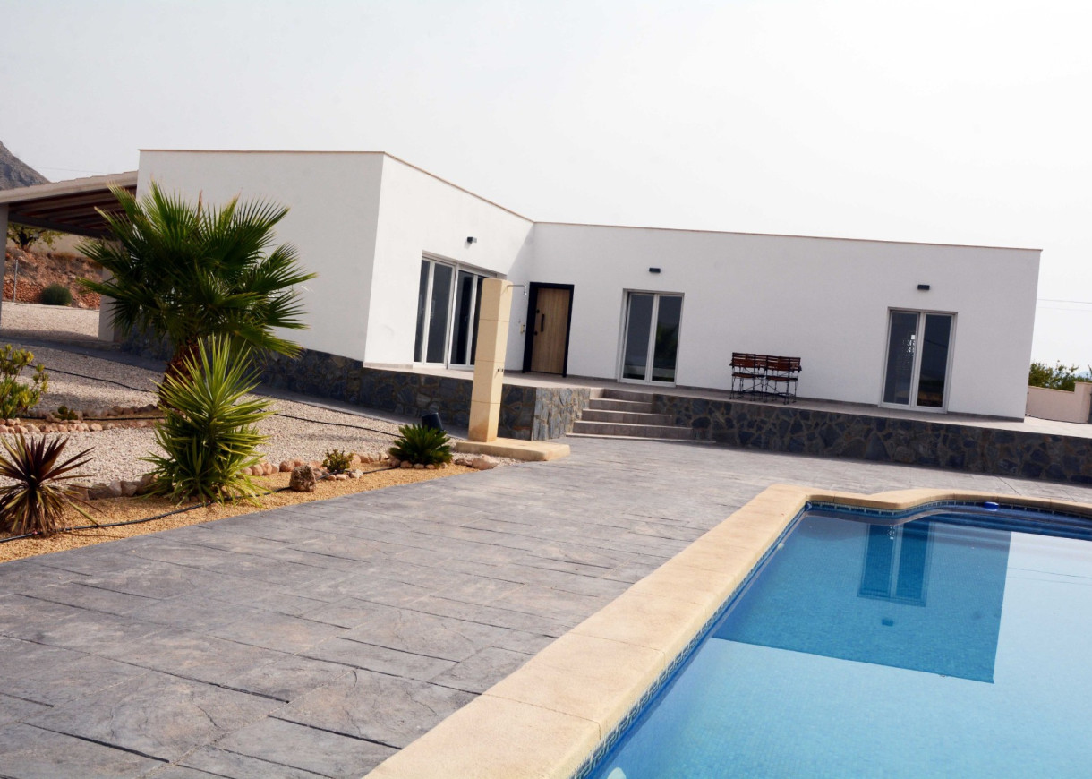Resale - Finca / Country Property - Macisvenda