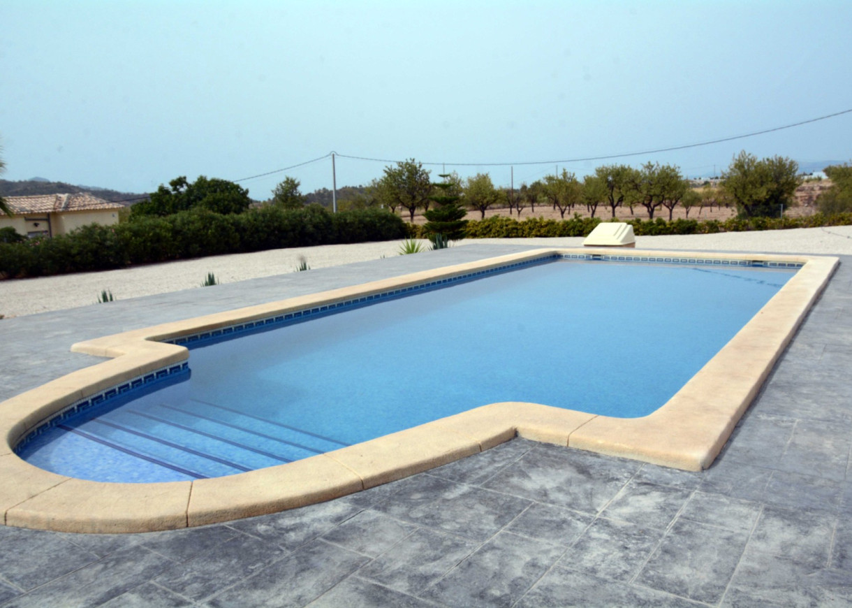Resale - Finca / Country Property - Macisvenda