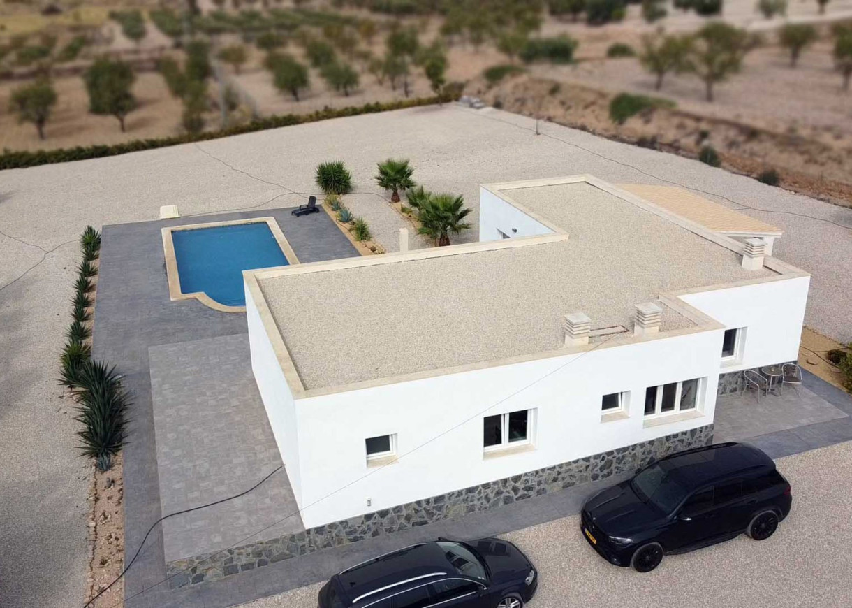 Resale - Finca / Country Property - Macisvenda