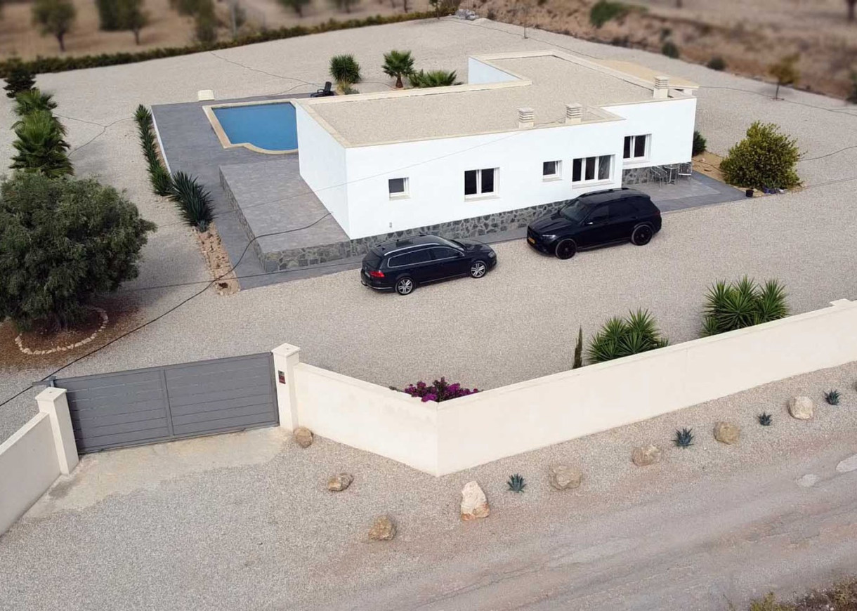 Resale - Finca / Country Property - Macisvenda