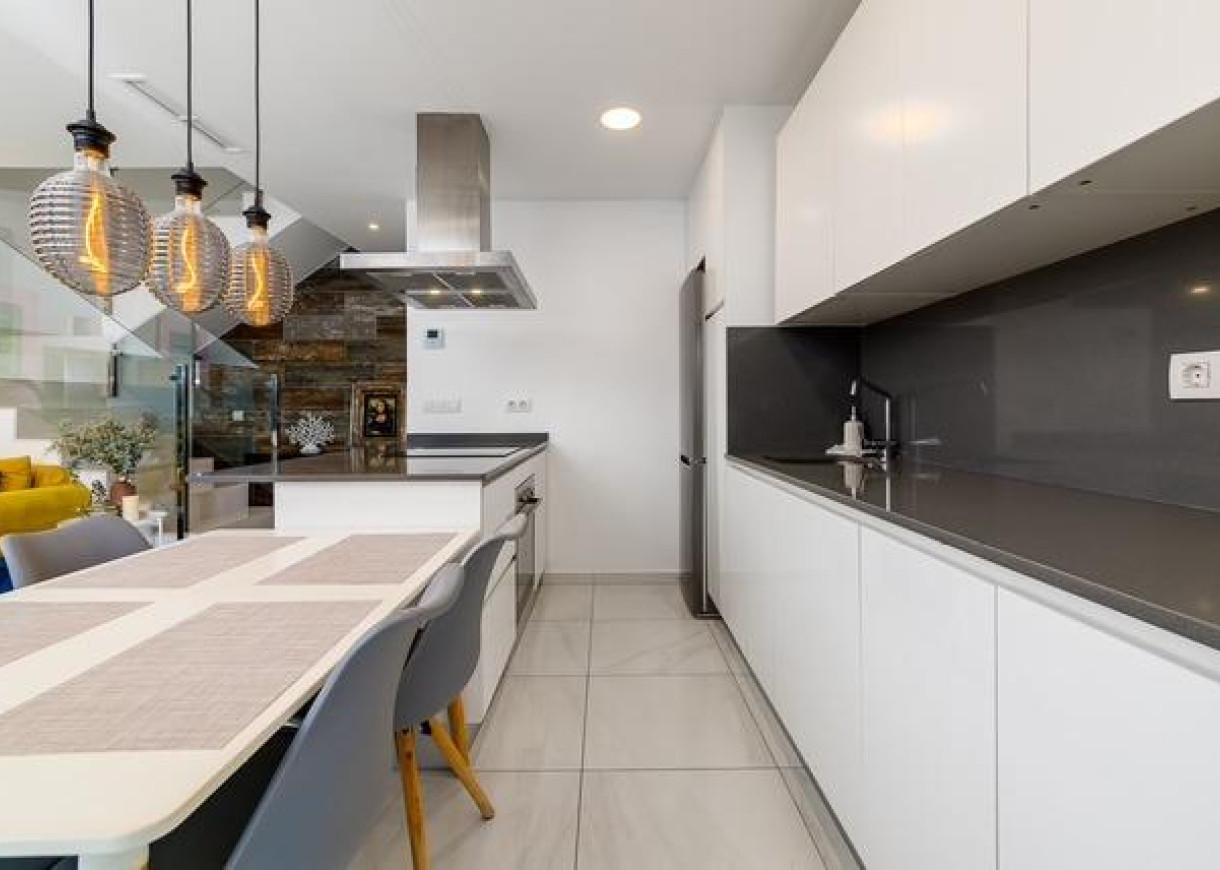 Resale - Terraced house - Orihuela Costa - Las Filipinas