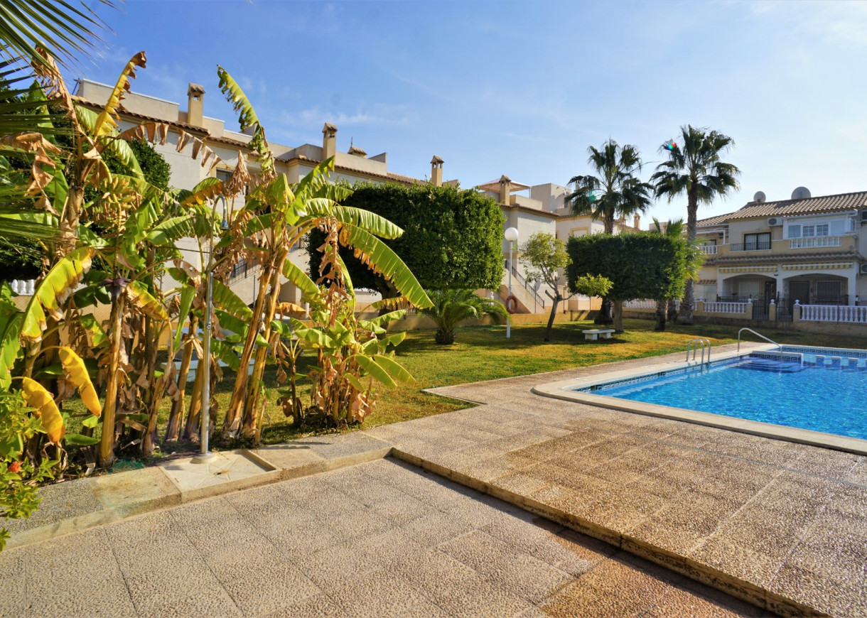 Resale - Apartment - Torrevieja - Aguas Nuevas