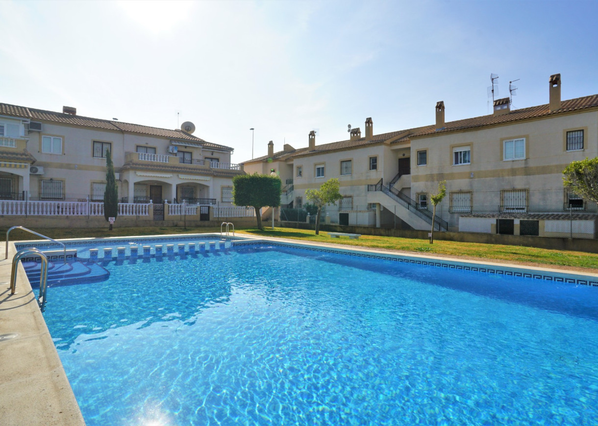 Resale - Apartment - Torrevieja - Aguas Nuevas