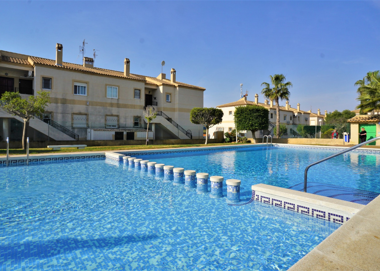 Resale - Apartment - Torrevieja - Aguas Nuevas