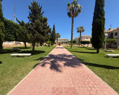 Resale - Apartment - Torrevieja - Aguas Nuevas