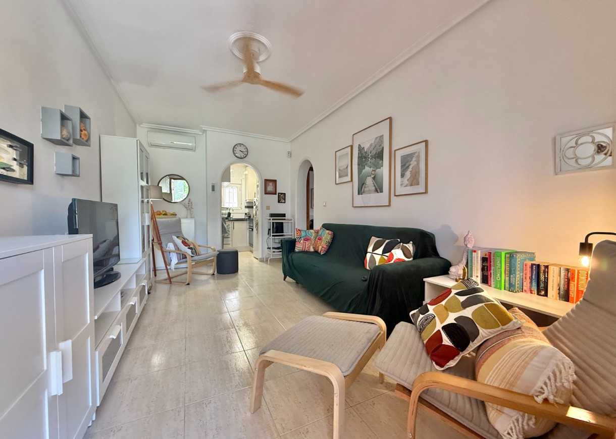 Resale - Apartment - Torrevieja - Aguas Nuevas
