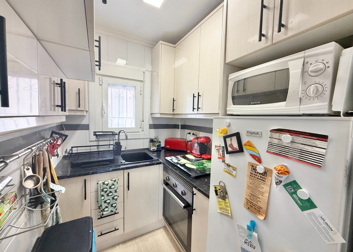 Resale - Apartment - Torrevieja - Aguas Nuevas