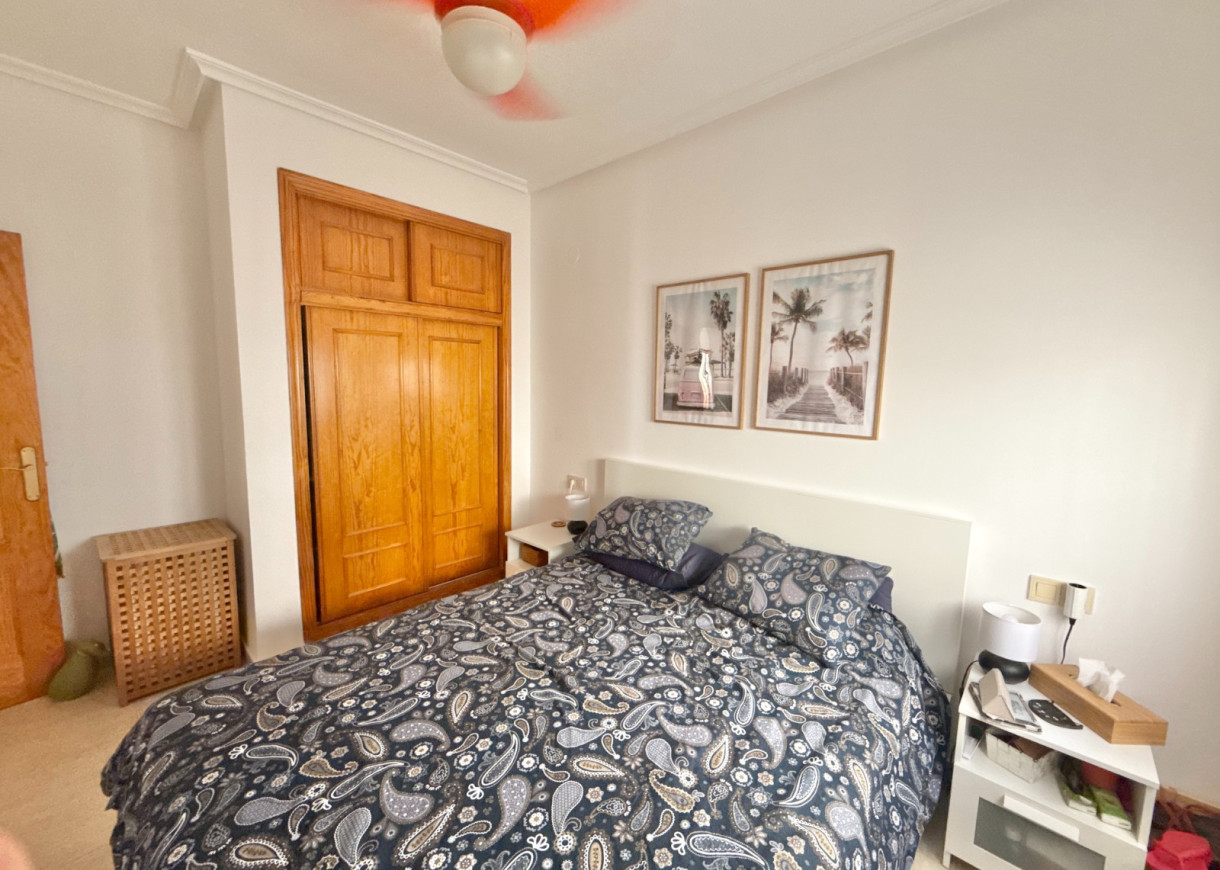 Resale - Apartment - Torrevieja - Aguas Nuevas