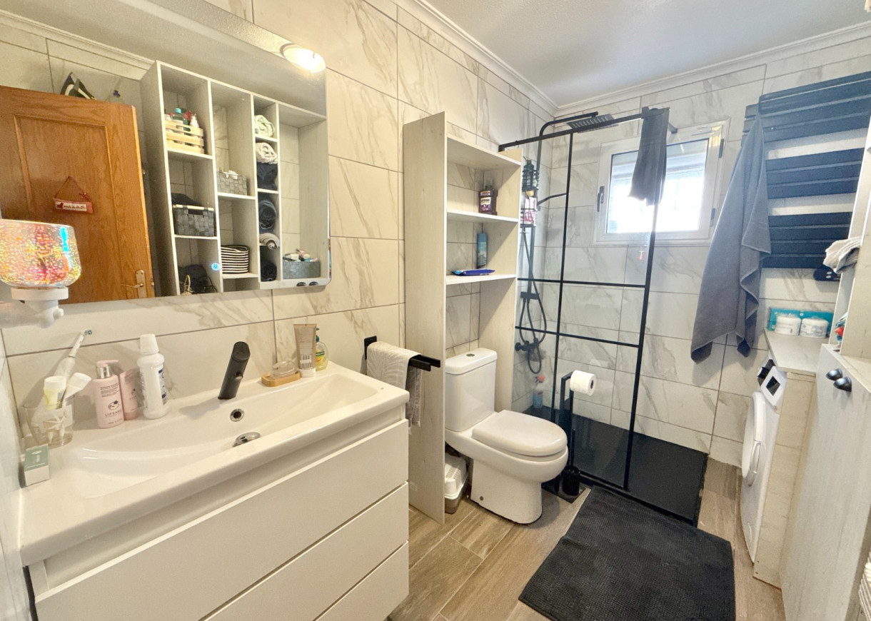 Resale - Apartment - Torrevieja - Aguas Nuevas