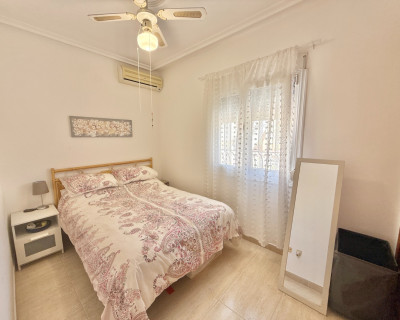 Resale - Apartment - Torrevieja - Aguas Nuevas