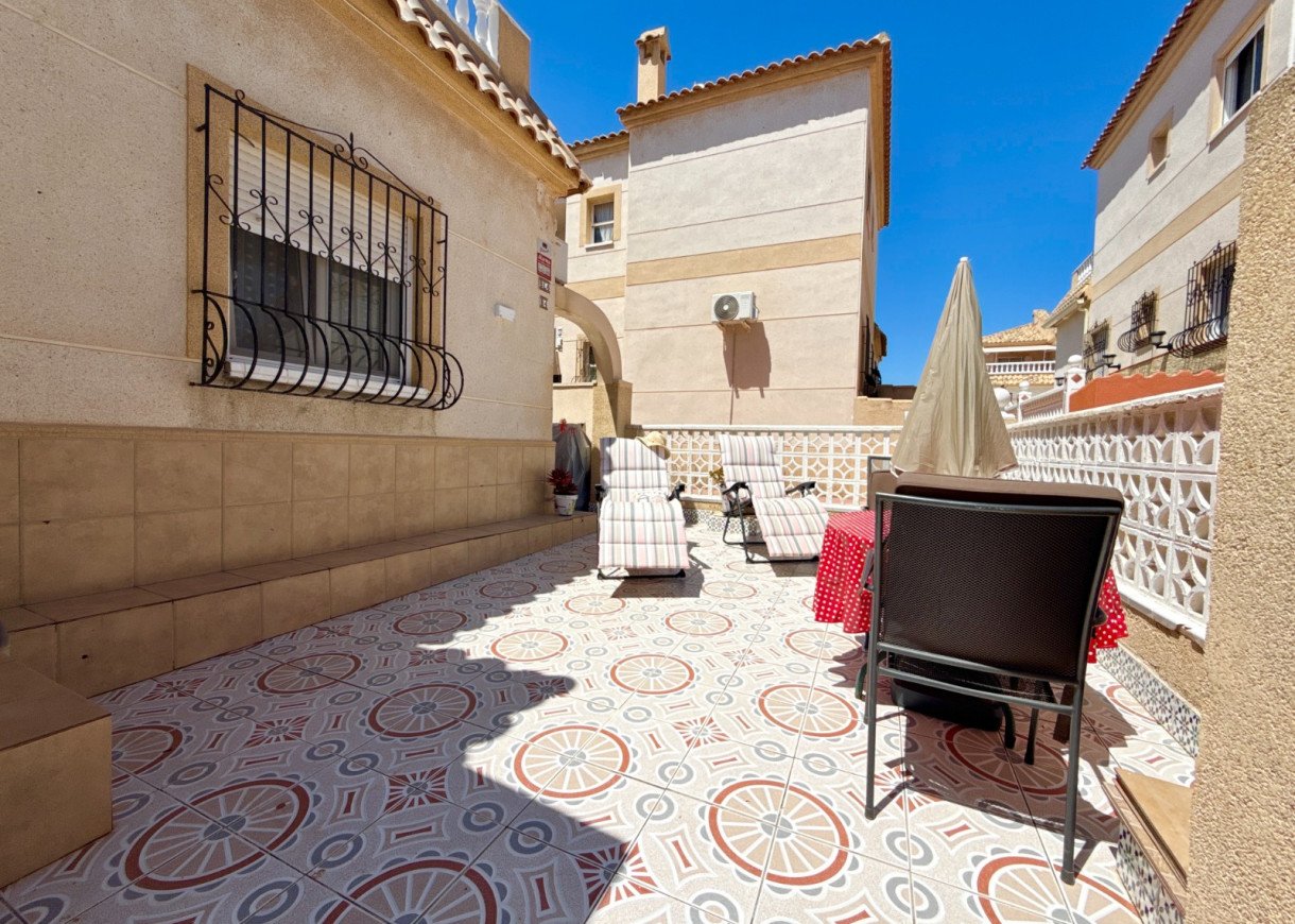 Resale - Apartment - Torrevieja - Aguas Nuevas