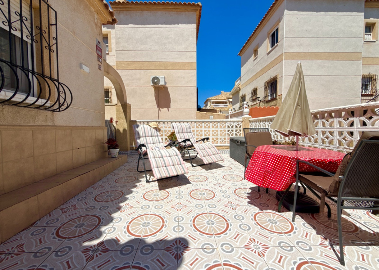 Resale - Apartment - Torrevieja - Aguas Nuevas