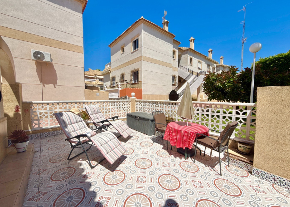 Resale - Apartment - Torrevieja - Aguas Nuevas